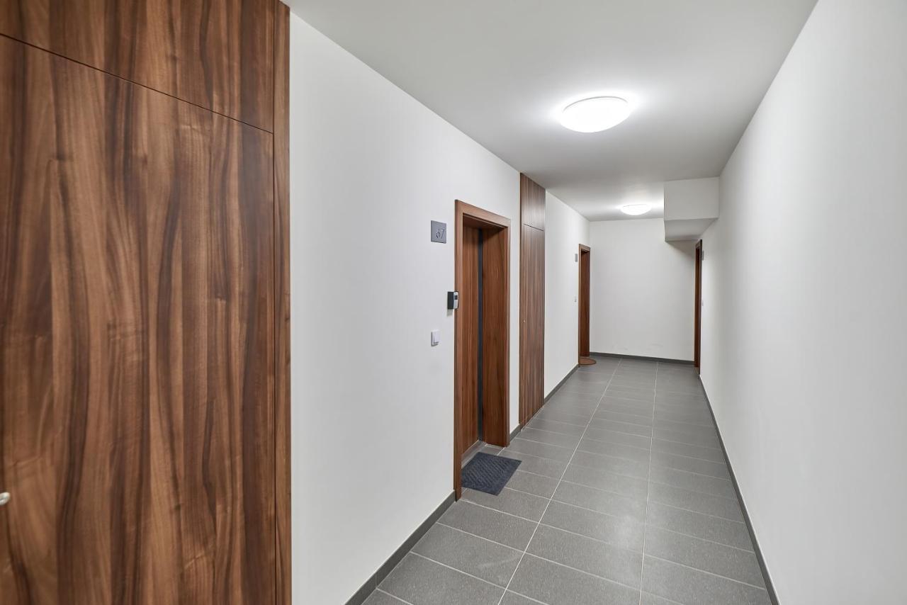 Exclusive Apartments Gwiazdzista With Free Garage Wroclaw By Noclegi Renters Eksteriør billede