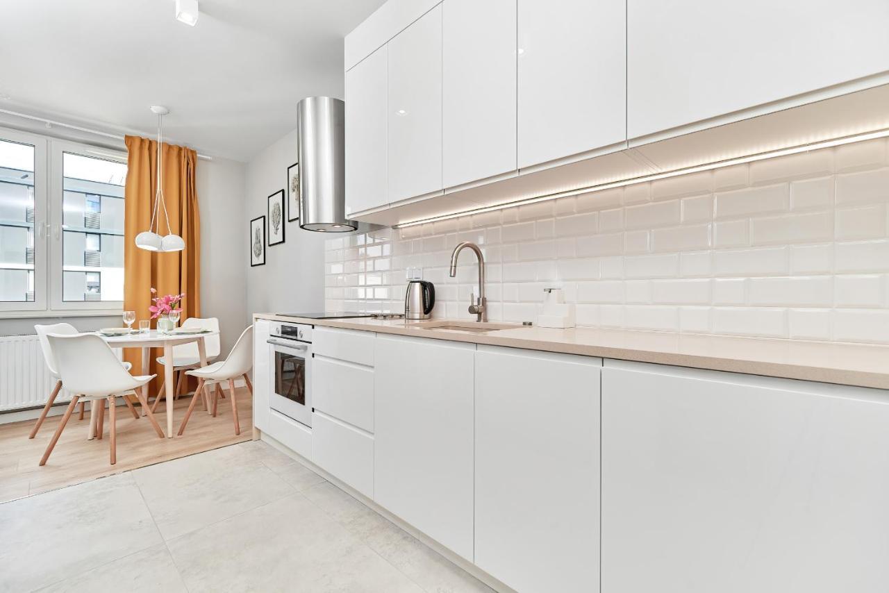 Exclusive Apartments Gwiazdzista With Free Garage Wroclaw By Noclegi Renters Eksteriør billede